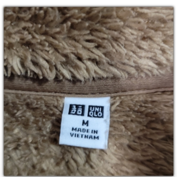 Uniqlo teddy bear sweater size medium - Picture 5 of 5